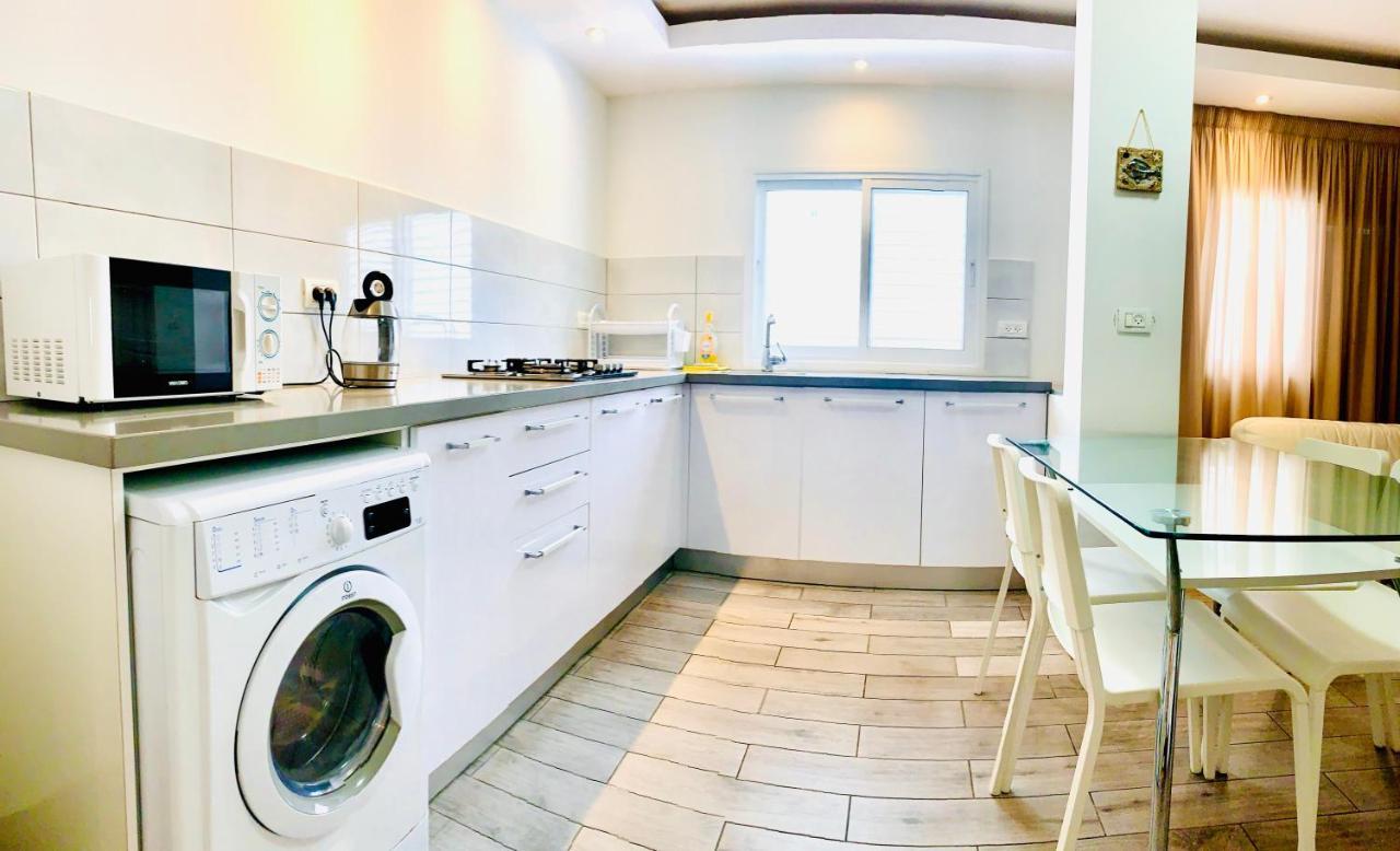 Royal Lea Apartmens Netanya Esterno foto