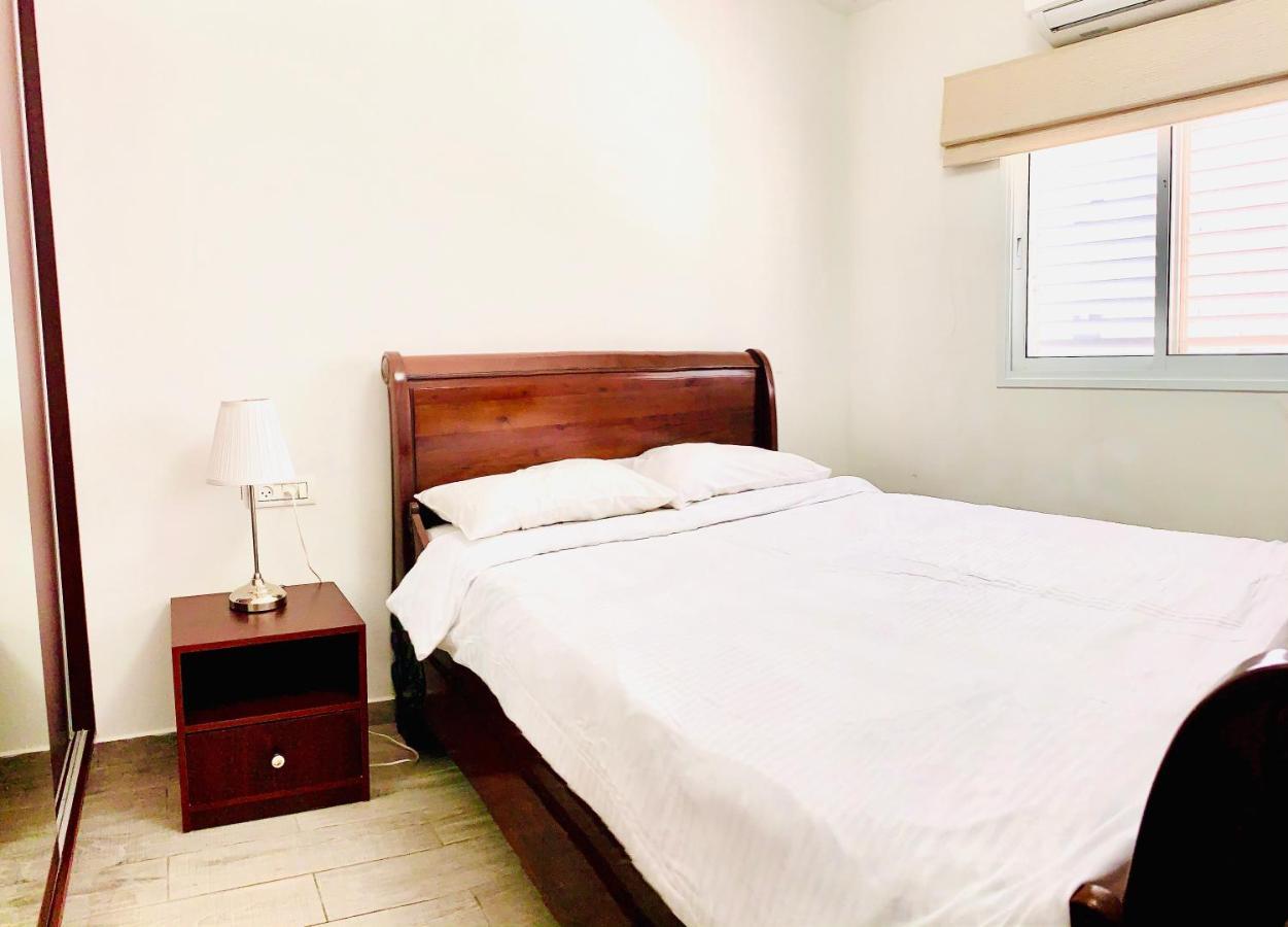 Royal Lea Apartmens Netanya Esterno foto