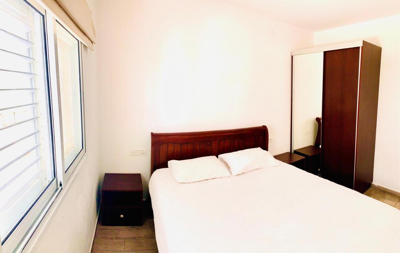 Royal Lea Apartmens Netanya Esterno foto
