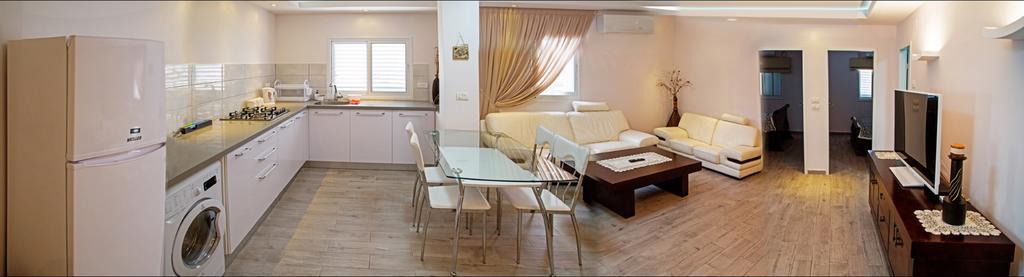 Royal Lea Apartmens Netanya Esterno foto