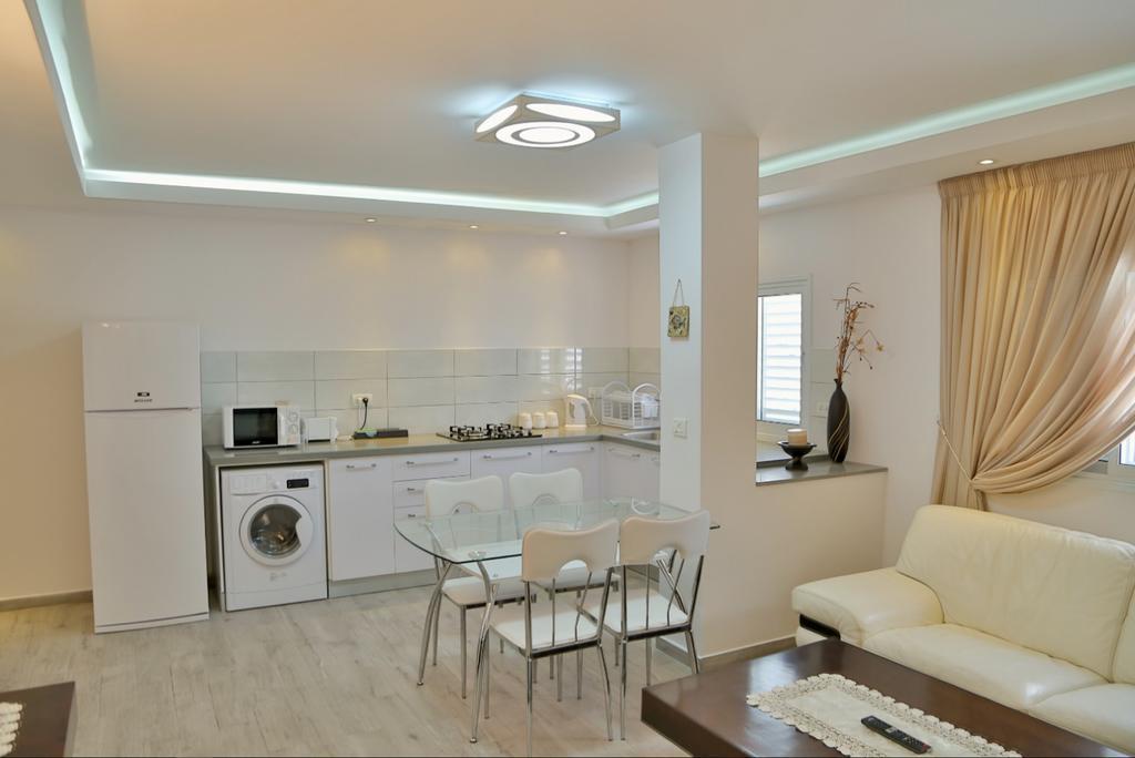Royal Lea Apartmens Netanya Esterno foto