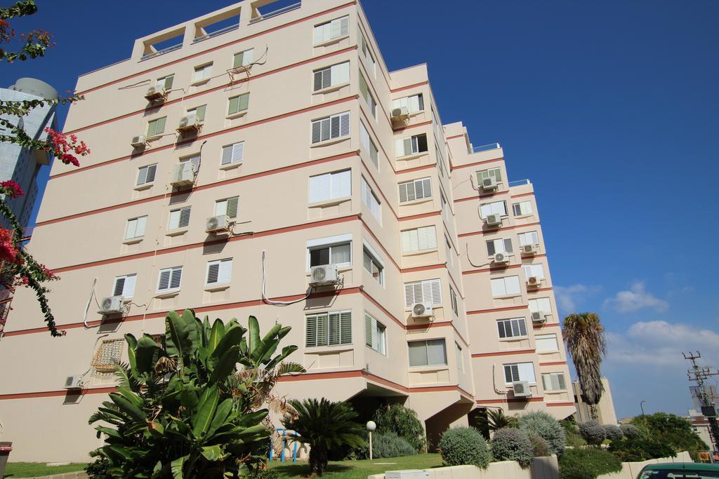 Royal Lea Apartmens Netanya Esterno foto