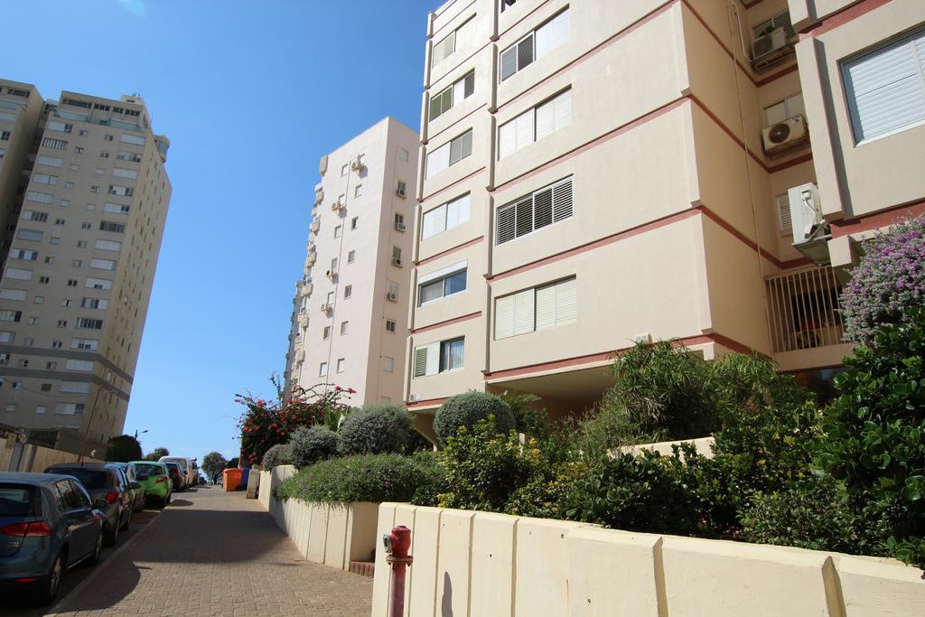 Royal Lea Apartmens Netanya Esterno foto