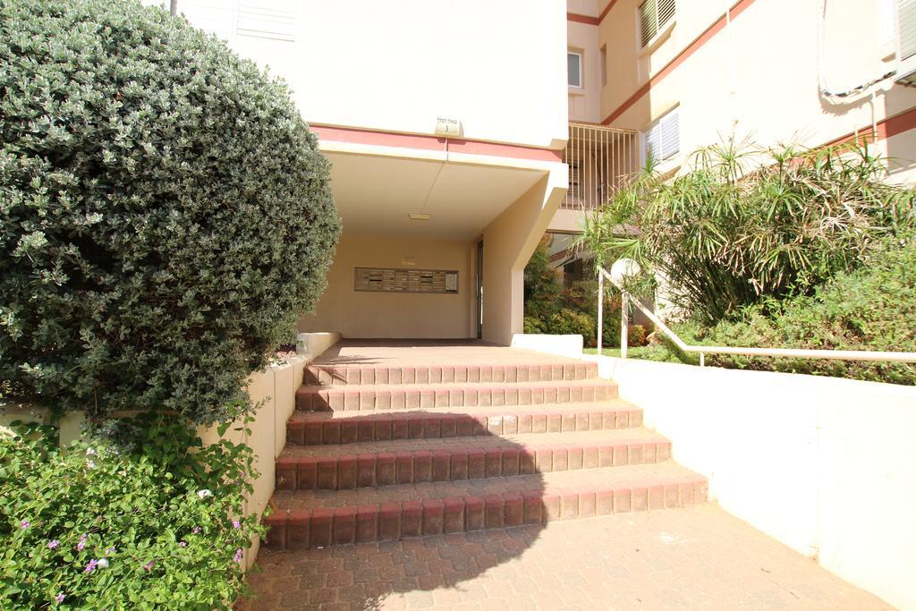 Royal Lea Apartmens Netanya Esterno foto
