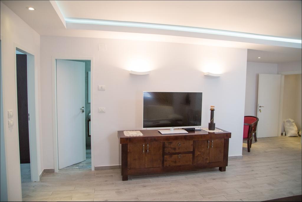 Royal Lea Apartmens Netanya Esterno foto