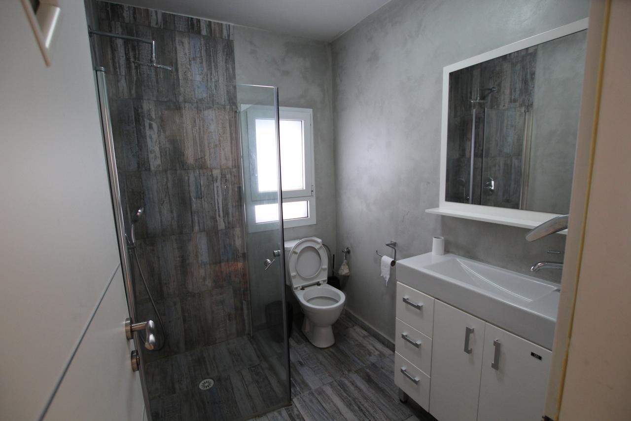 Royal Lea Apartmens Netanya Esterno foto