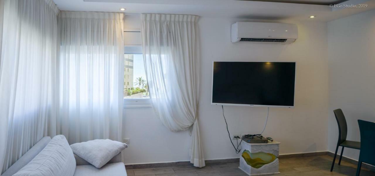 Royal Lea Apartmens Netanya Esterno foto