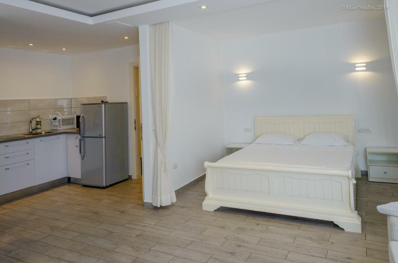 Royal Lea Apartmens Netanya Esterno foto
